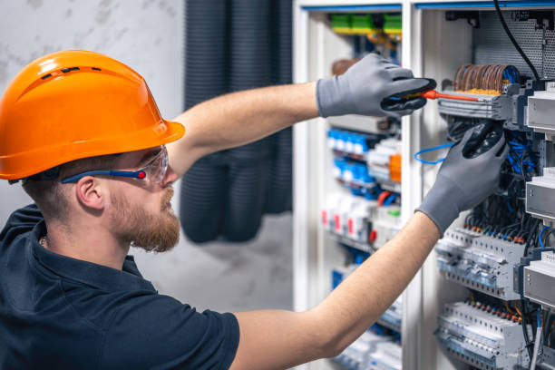 Best Local Electrician Companies  in Asbury, IA